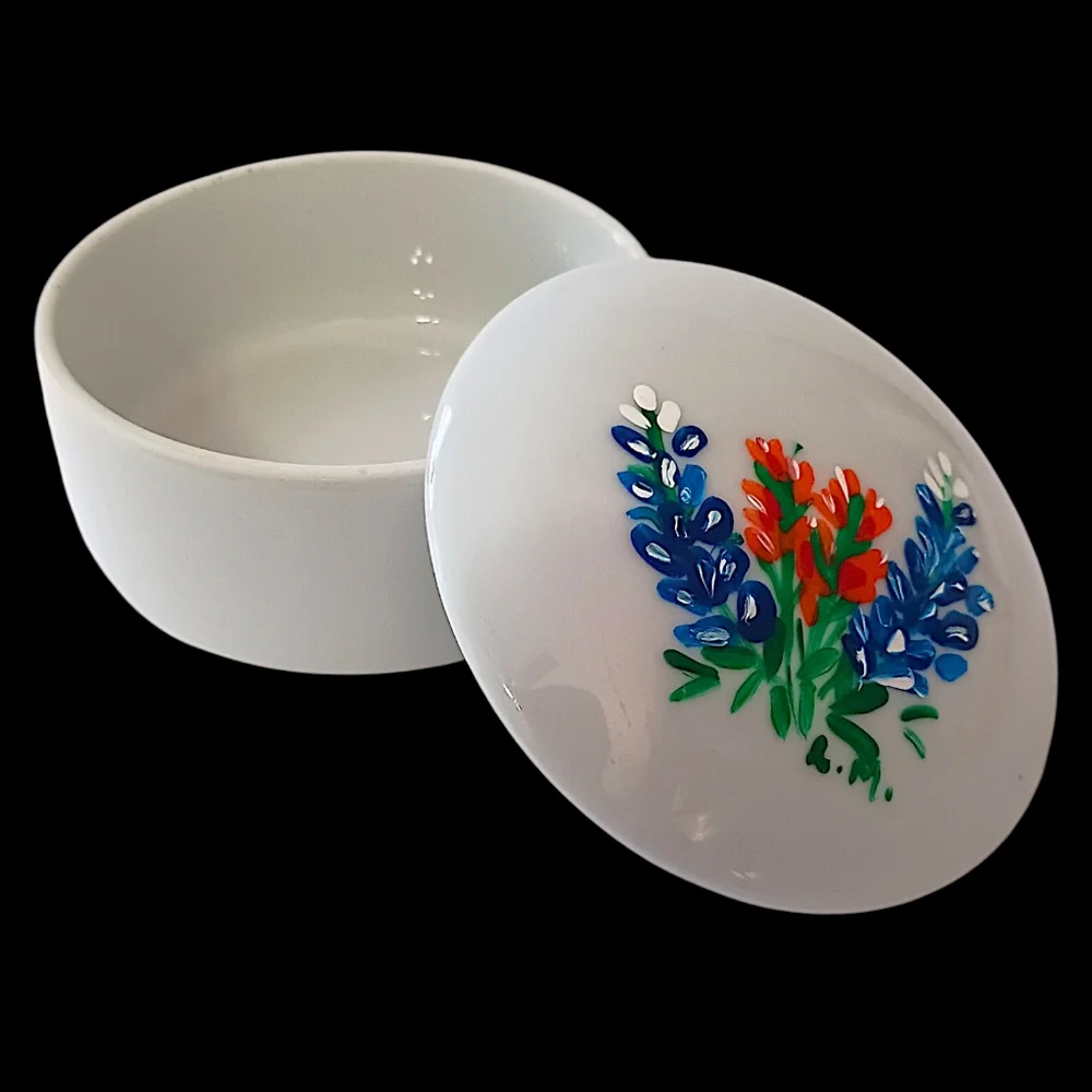Vintage Hand Painted Floral Trinket Dish Box Lidded‎ Porcelain Lady Bird Johnson